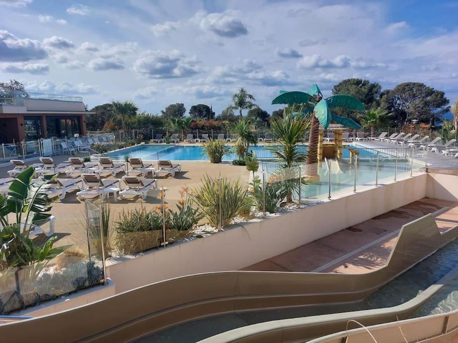 Blue Horizon Hotel Saint-Raphael  Bagian luar foto